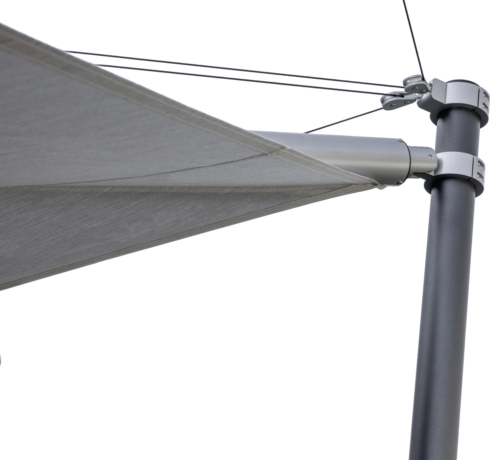 Moderne Sonnensegel Konstruktion aus Metall und Stoff